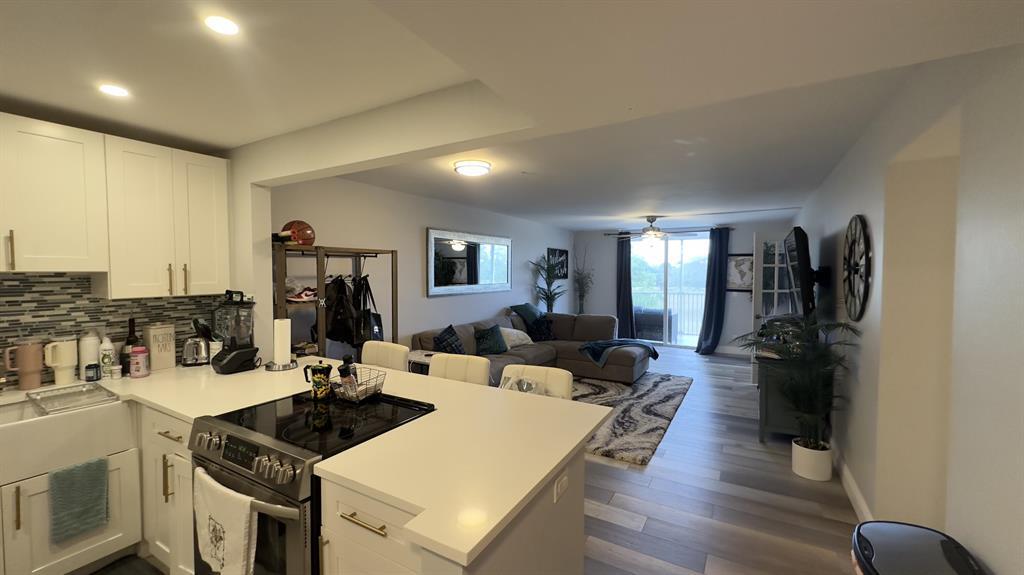 5700 Northwest 2nd Avenue, Unit 301 Boca Raton, FL 33487 - Photo 3 of 7 5700 lr