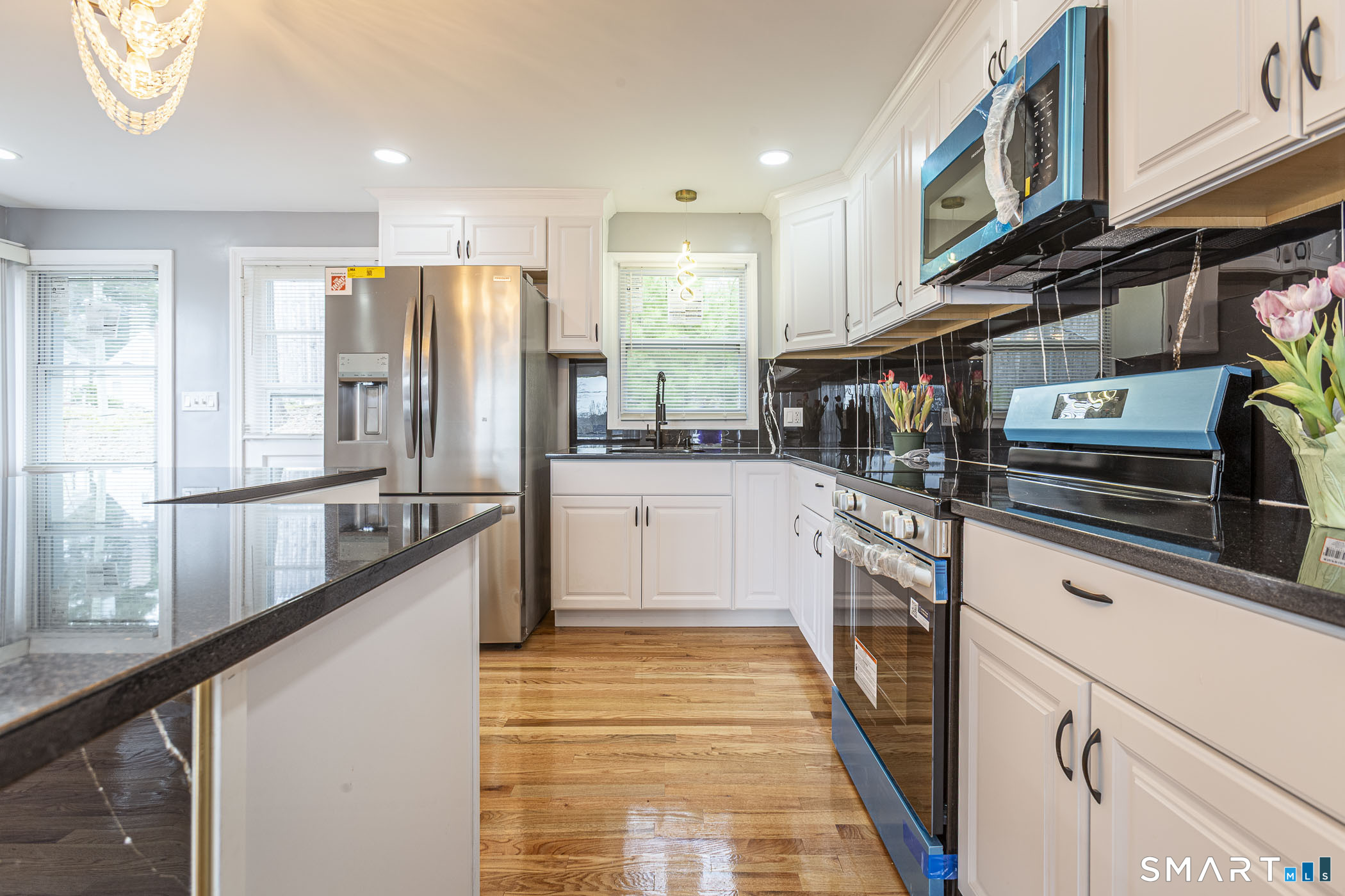 83 Olcott Street Manchester, CT 06040 - Photo 13 of 44