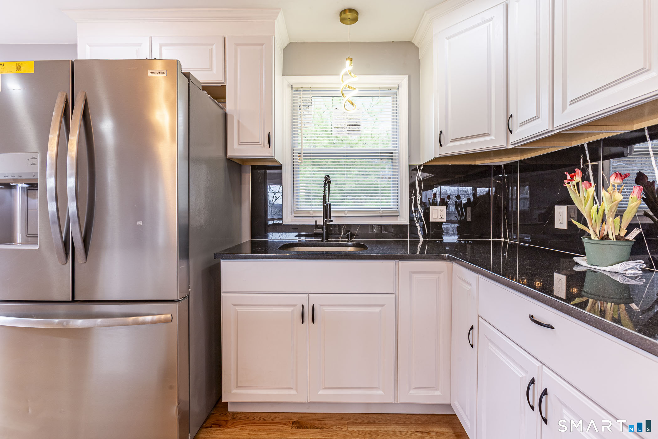 83 Olcott Street Manchester, CT 06040 - Photo 14 of 44