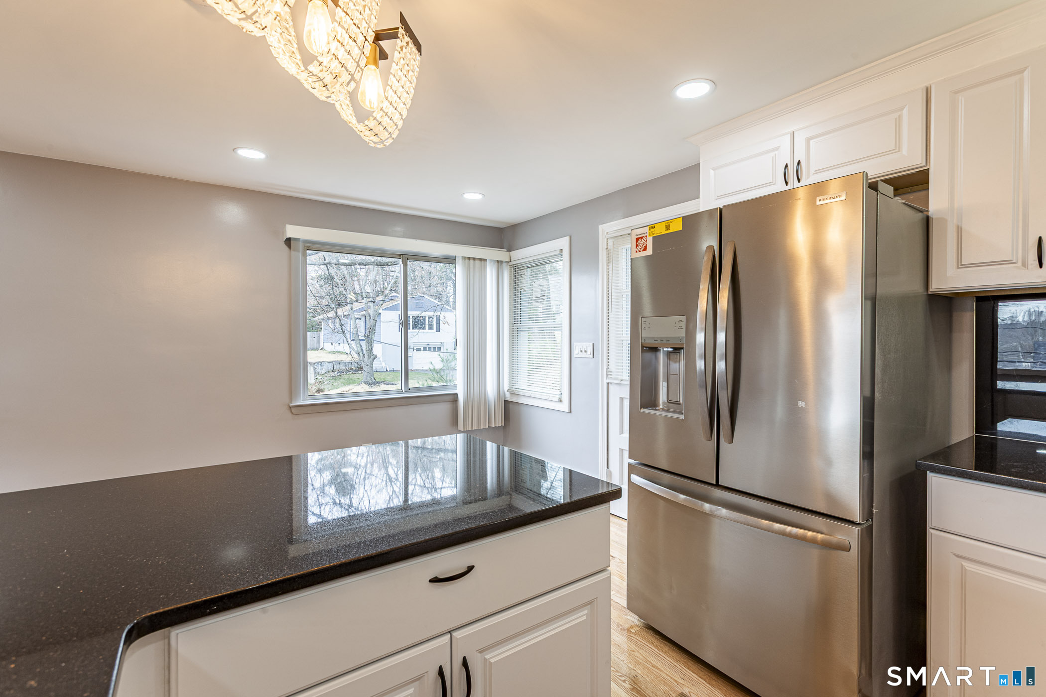 83 Olcott Street Manchester, CT 06040 - Photo 15 of 44