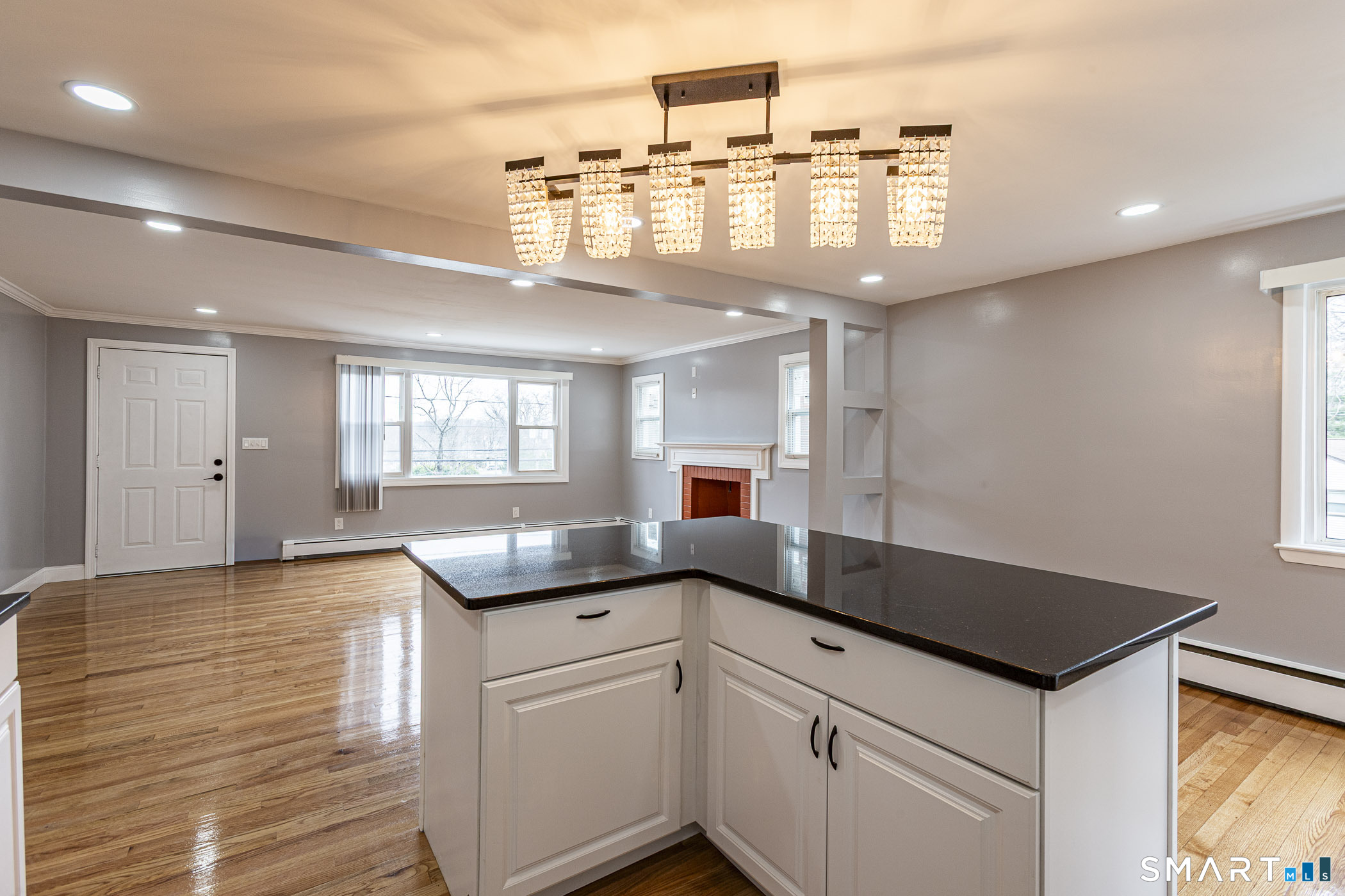 83 Olcott Street Manchester, CT 06040 - Photo 17 of 44