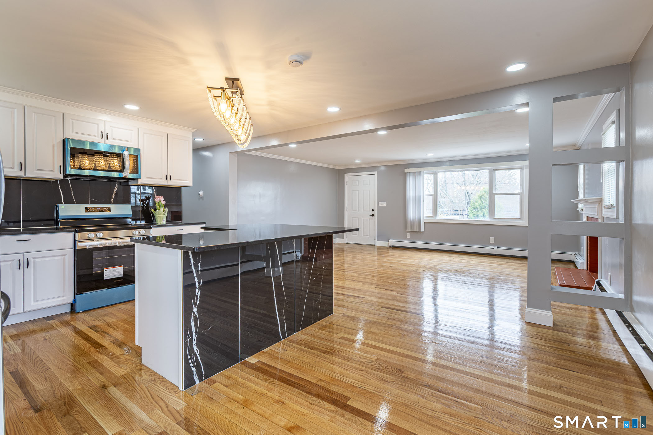 83 Olcott Street Manchester, CT 06040 - Photo 19 of 44