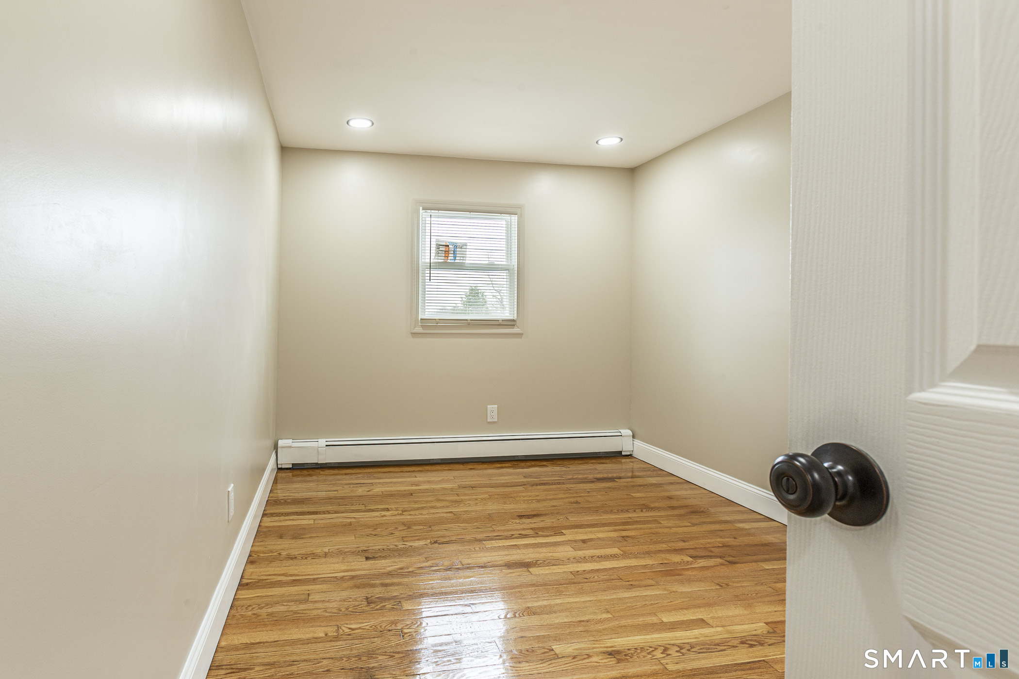 83 Olcott Street Manchester, CT 06040 - Photo 24 of 44