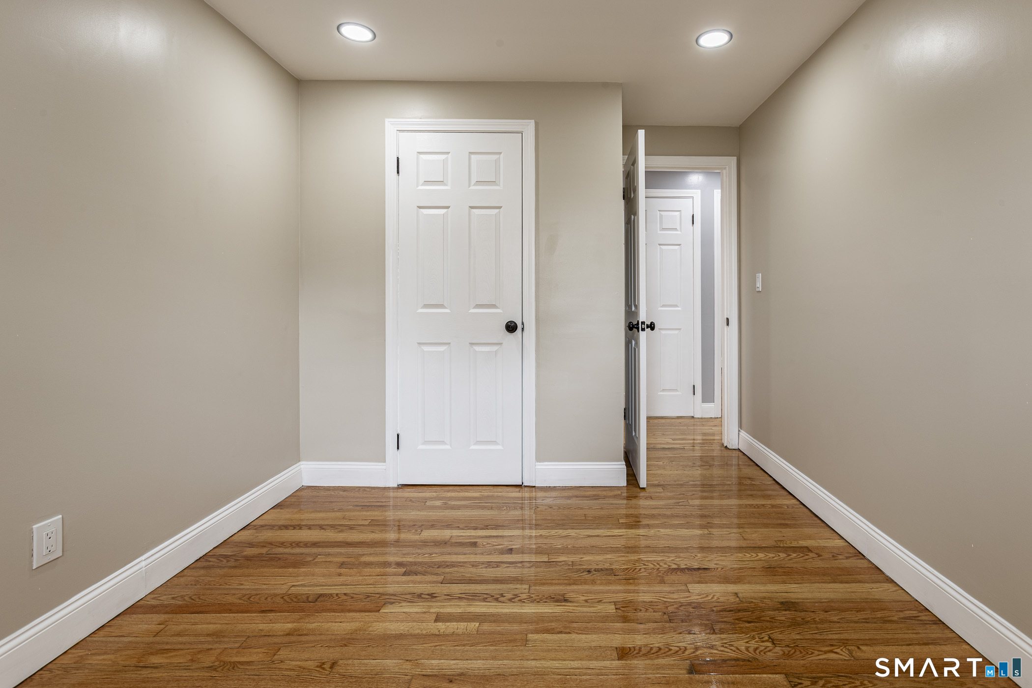 83 Olcott Street Manchester, CT 06040 - Photo 25 of 44