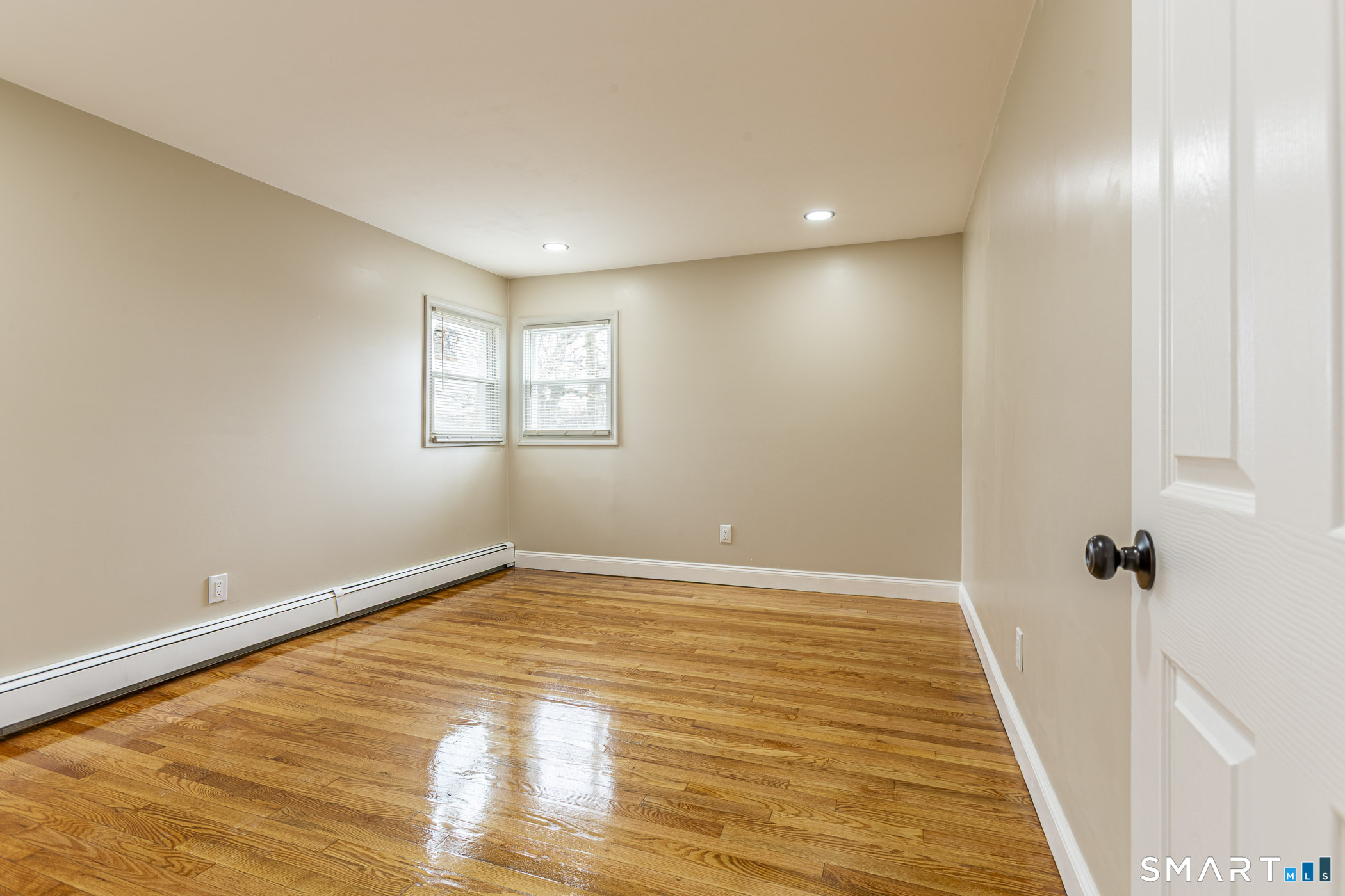 83 Olcott Street Manchester, CT 06040 - Photo 26 of 44