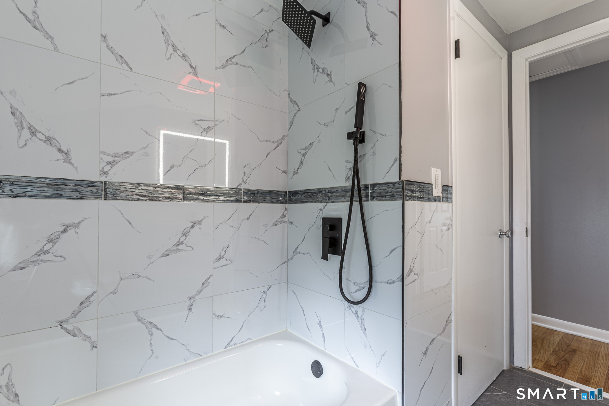 83 Olcott Street Manchester, CT 06040 - Photo 33 of 44