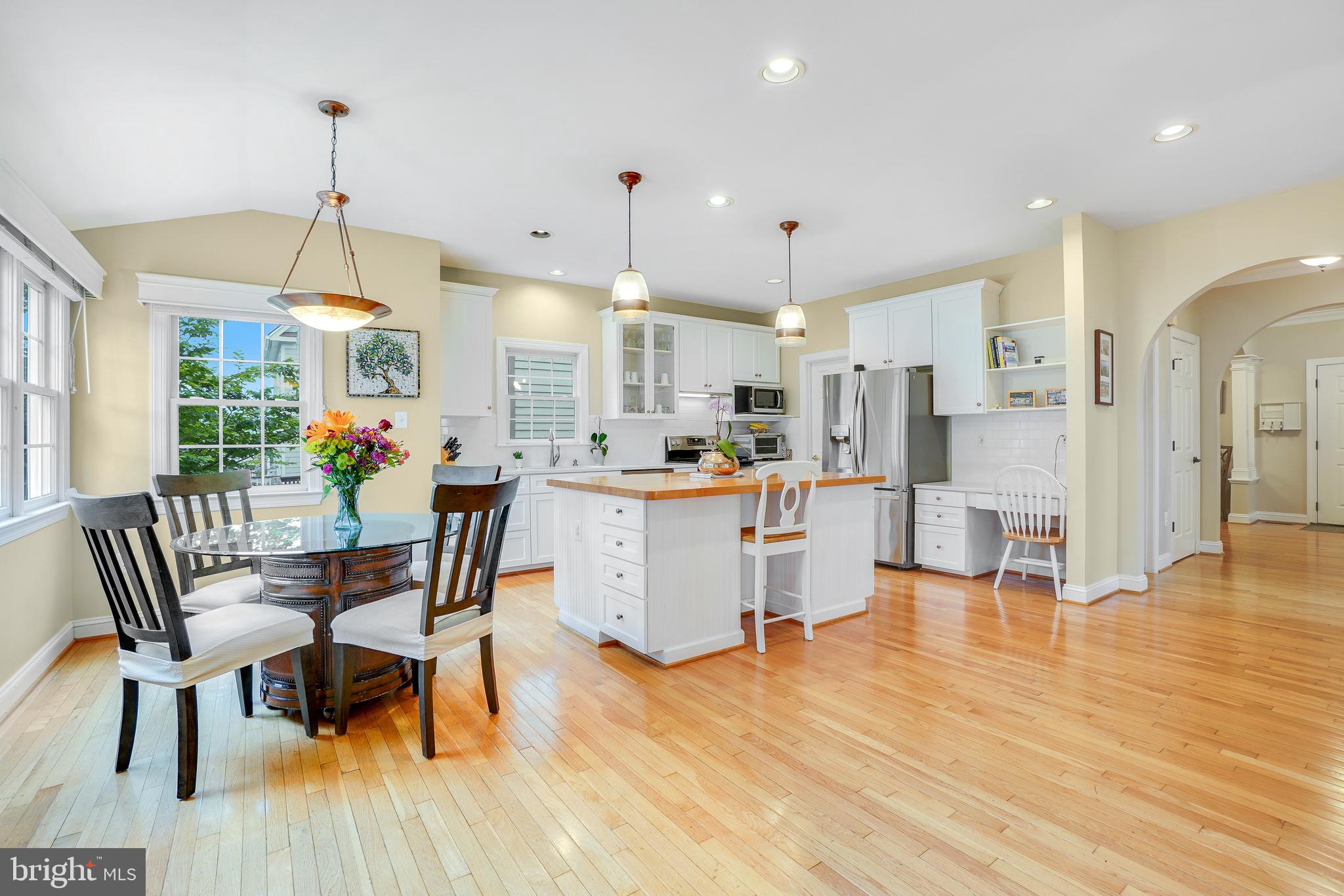 147 Little Quarry Road Gaithersburg, MD 20878 - Photo 11 of 30 Table Space
