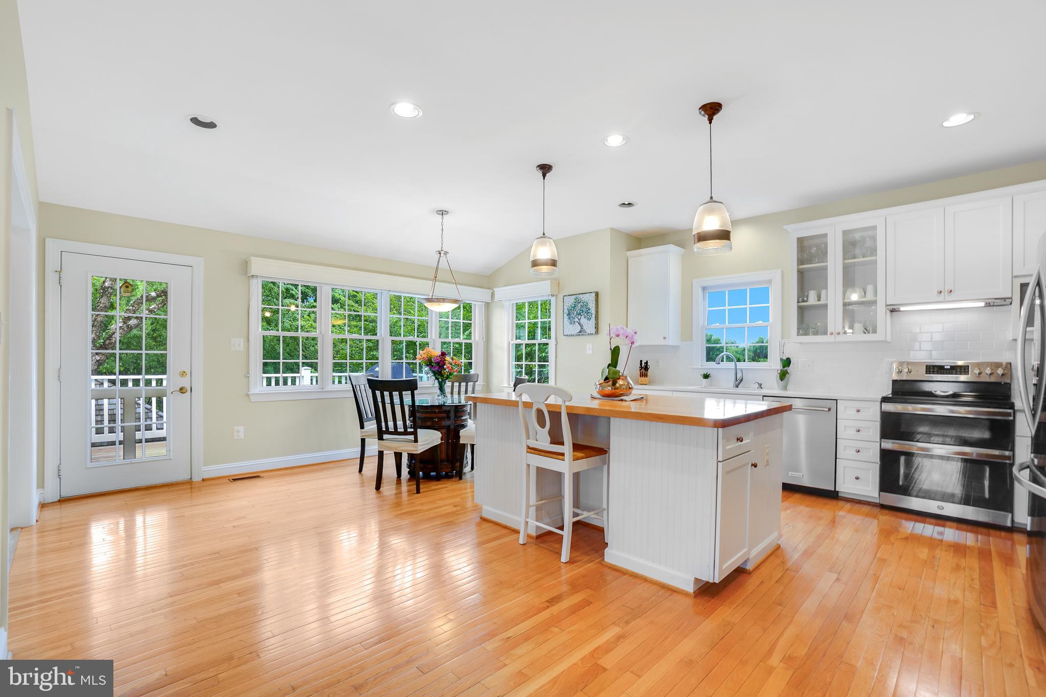 147 Little Quarry Road Gaithersburg, MD 20878 - Photo 7 of 30 Spacious Kitchen