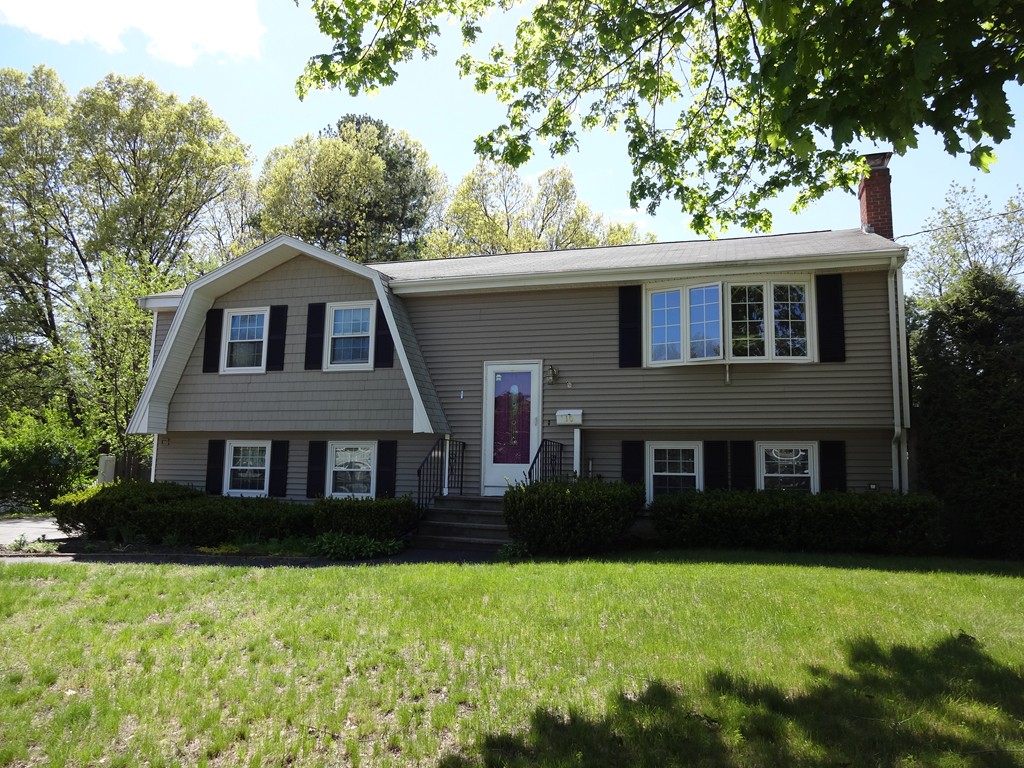 10 Robert Road Hudson, MA 01749 - Photo 1 of 8