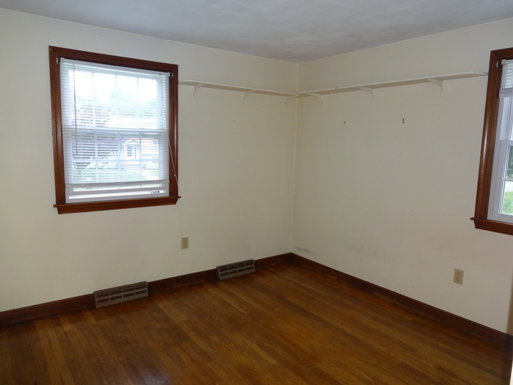 10 Robert Road Hudson, MA 01749 - Photo 7 of 8