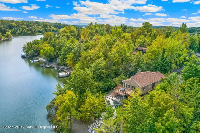 $995,000 | 10 Classic Court, Athens, NY 12015