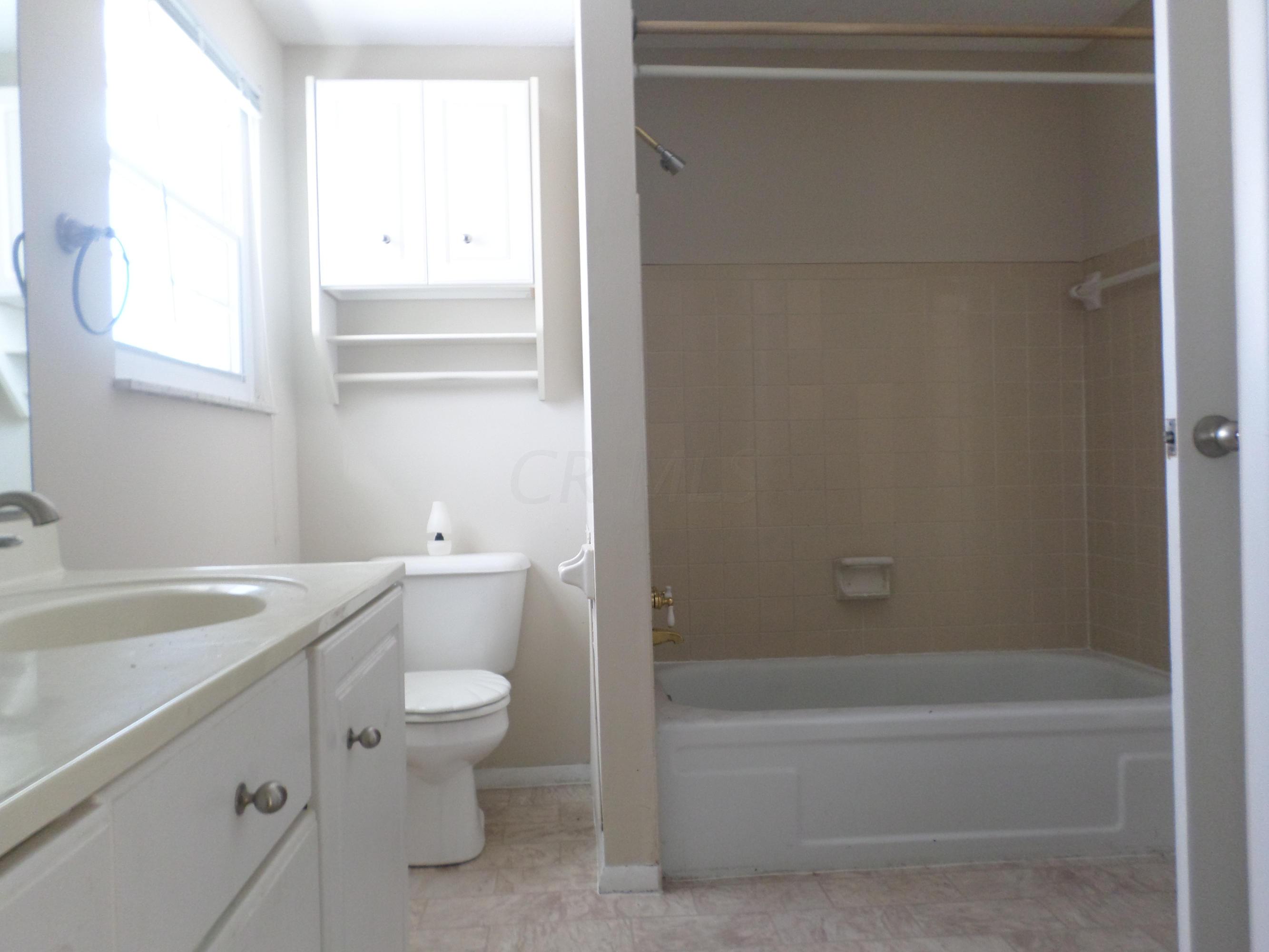 6635 Devonhill Road Columbus, OH 43229 - Photo 15 of 22 Gallery Image 15