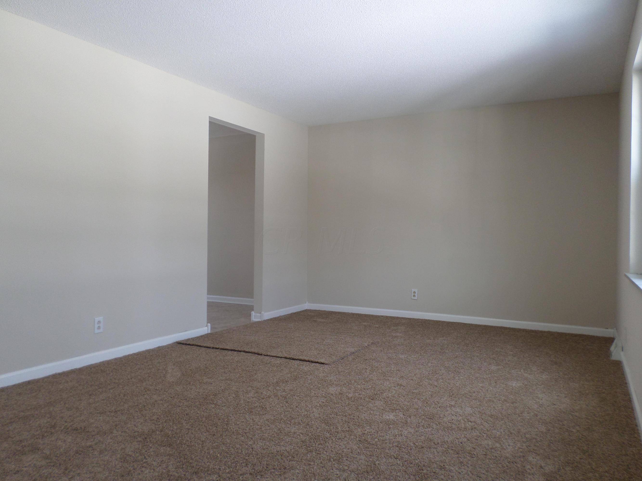 6635 Devonhill Road Columbus, OH 43229 - Photo 3 of 22 Gallery Image 3
