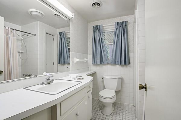 4528 Orebank Road Kingsport, TN 37664 - Photo 5 of 33 21c4cc9d-e5c6-470b-b52b-b0a2ee10f38b