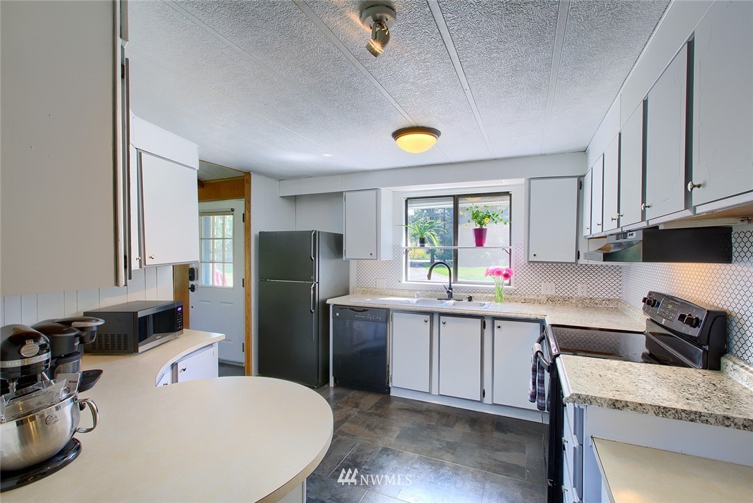 10924 Clark Road Southeast, Unit 7 Yelm, WA 98597 - Photo 5 of 10 Gallery Image 5