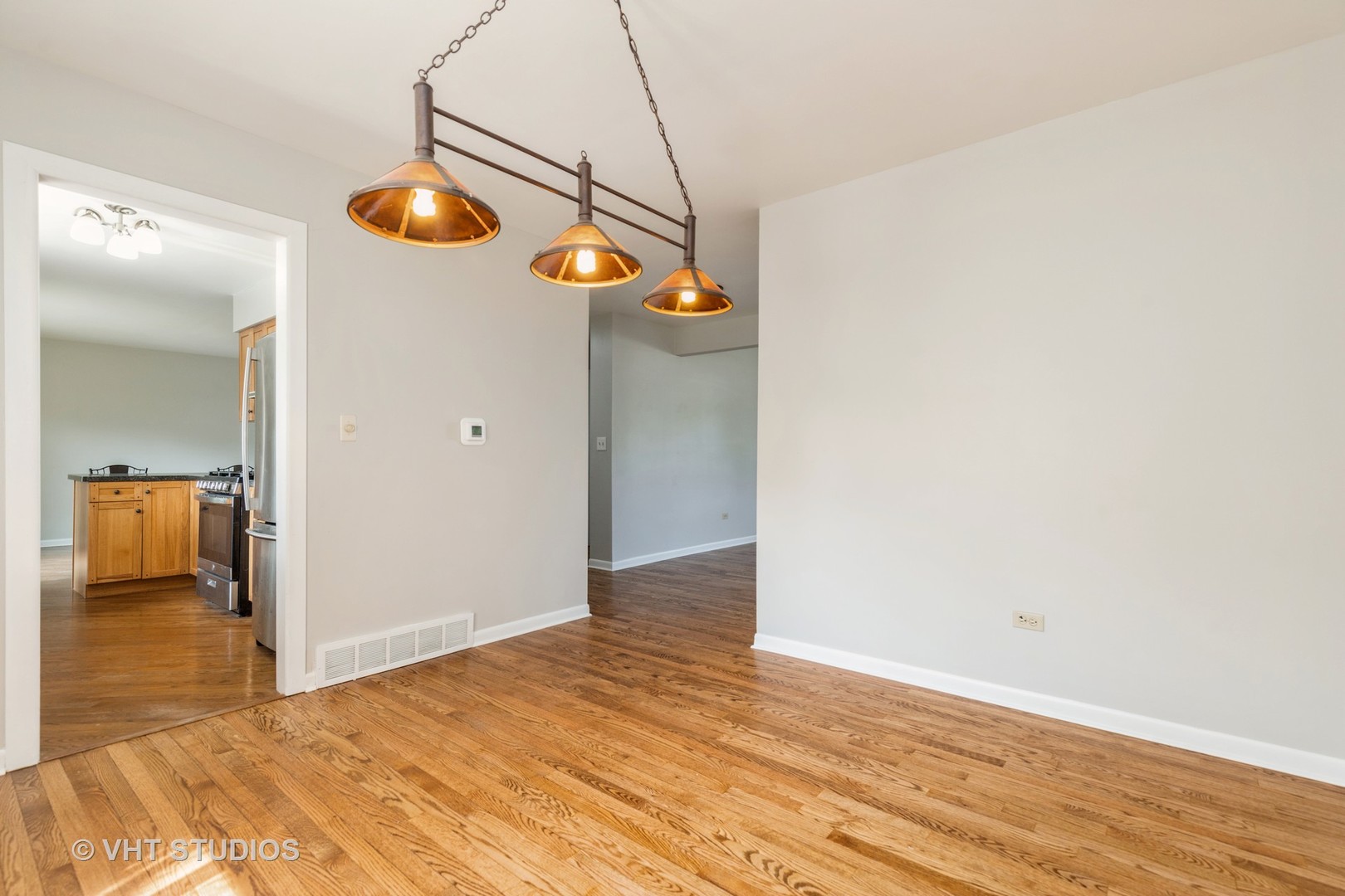 253 East Sherwood Drive Cary, IL 60013 - Photo 7 of 16