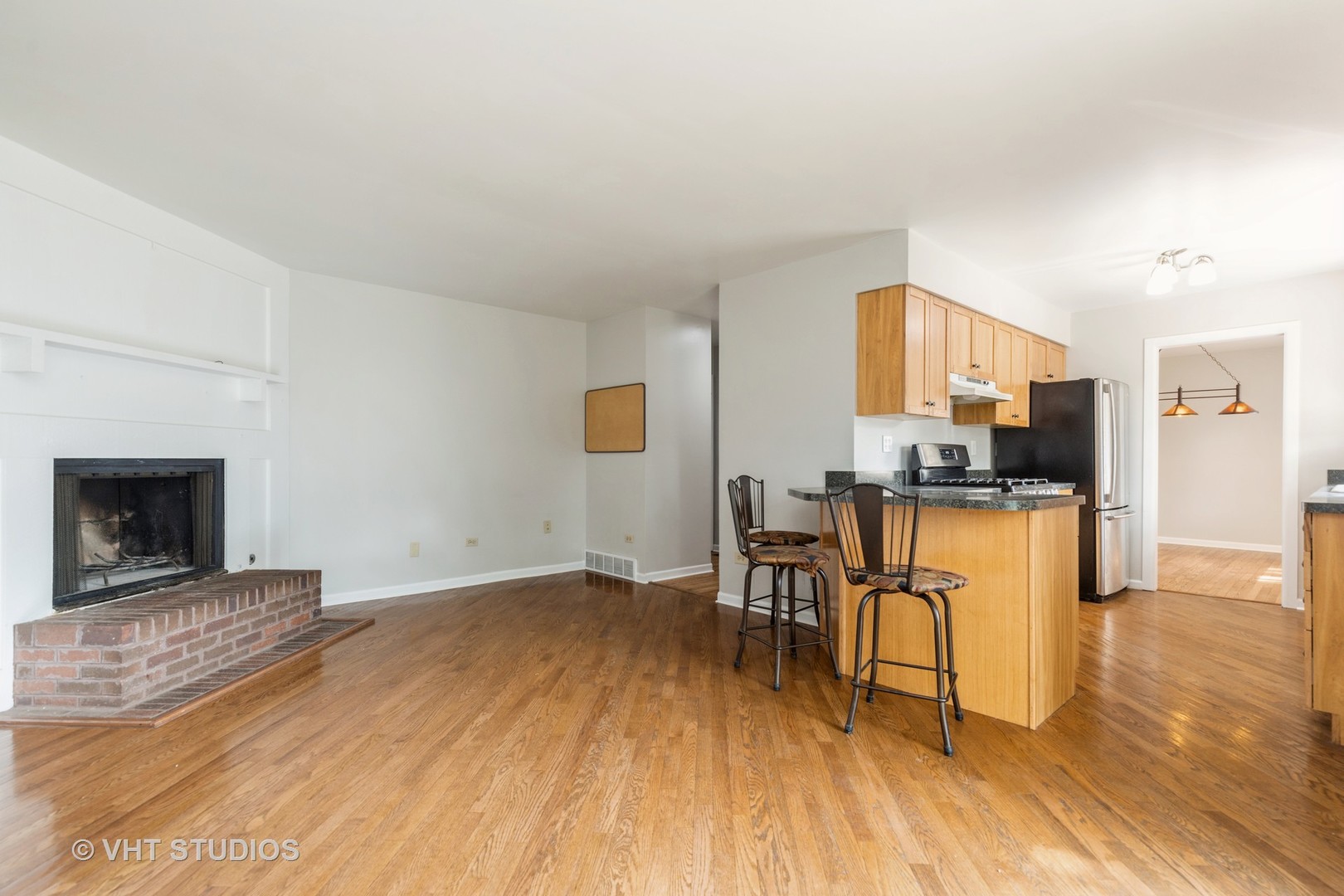 253 East Sherwood Drive Cary, IL 60013 - Photo 9 of 16