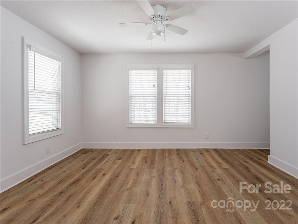 370 Loop Road Hendersonville, NC 28792 - Photo 11 of 29 Gallery Image 11