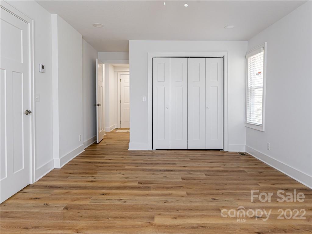 370 Loop Road Hendersonville, NC 28792 - Photo 19 of 29 Gallery Image 19