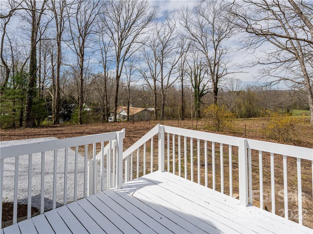 370 Loop Road Hendersonville, NC 28792 - Photo 20 of 29 Gallery Image 20