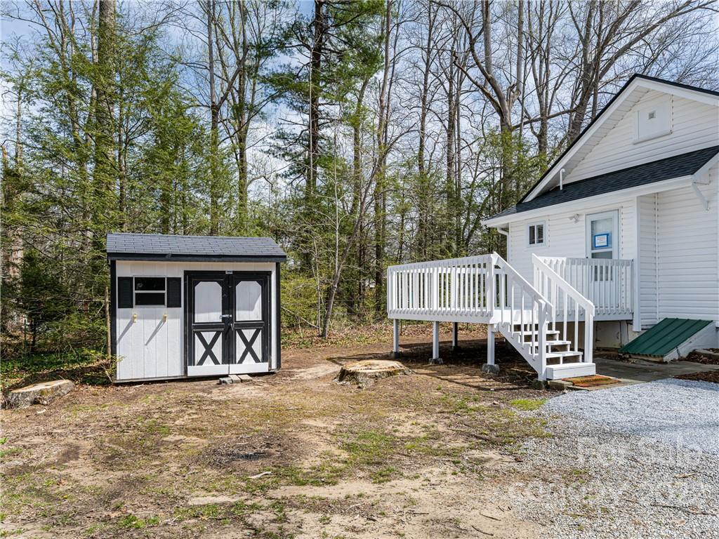 370 Loop Road Hendersonville, NC 28792 - Photo 23 of 29 Gallery Image 23