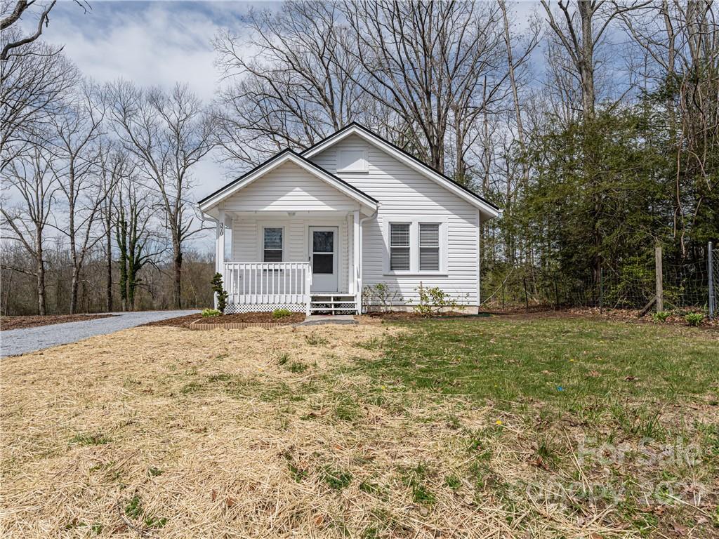 370 Loop Road Hendersonville, NC 28792 - Photo 24 of 29 Gallery Image 24