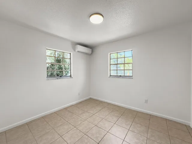 $1,325 | 403 Northeast 26th Court, Ocala, FL 34470