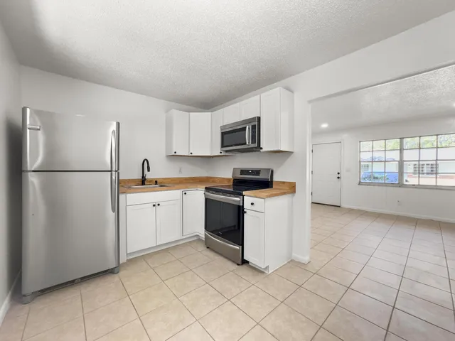 $1,325 | 403 Northeast 26th Court, Ocala, FL 34470