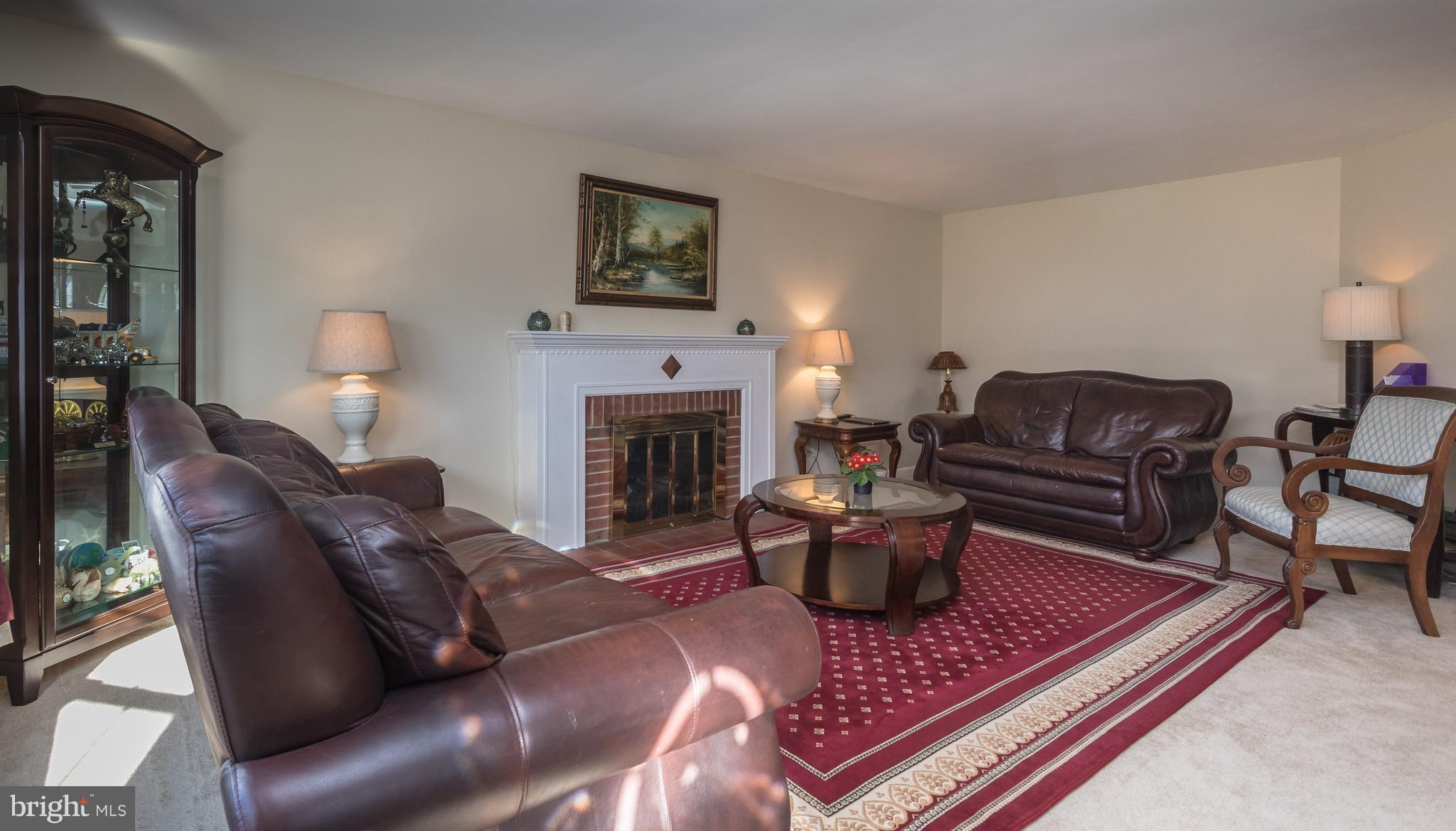 39 Sequoia Road Severna Park, MD 21146 - Photo 4 of 30 Living Room
