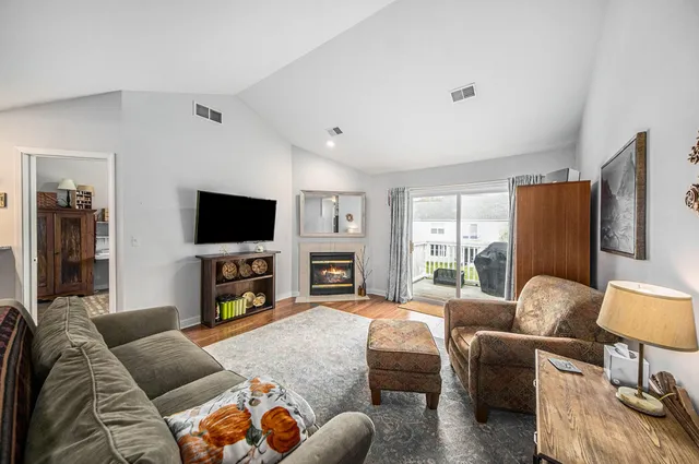 $287,500 | 715 Creekstone Lane, Chelsea, MI 48118