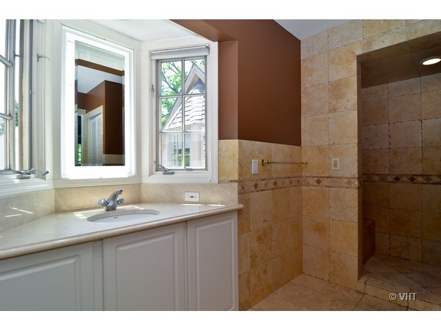 573 Sheridan Road Winnetka, IL 60093 - Photo 12 of 25