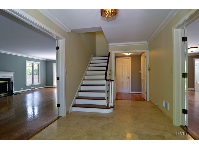 573 Sheridan Road Winnetka, IL 60093 - Photo 2 of 25