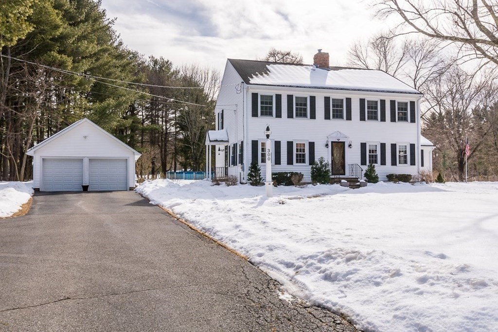 300 Lincoln Road Walpole, MA 02081 - Photo 3 of 42 Gallery Image 3
