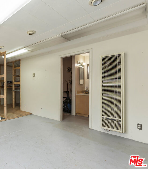 4620 Cover Street Riverside, CA 92506 - Photo 37 of 42 an empty room with closet and windows