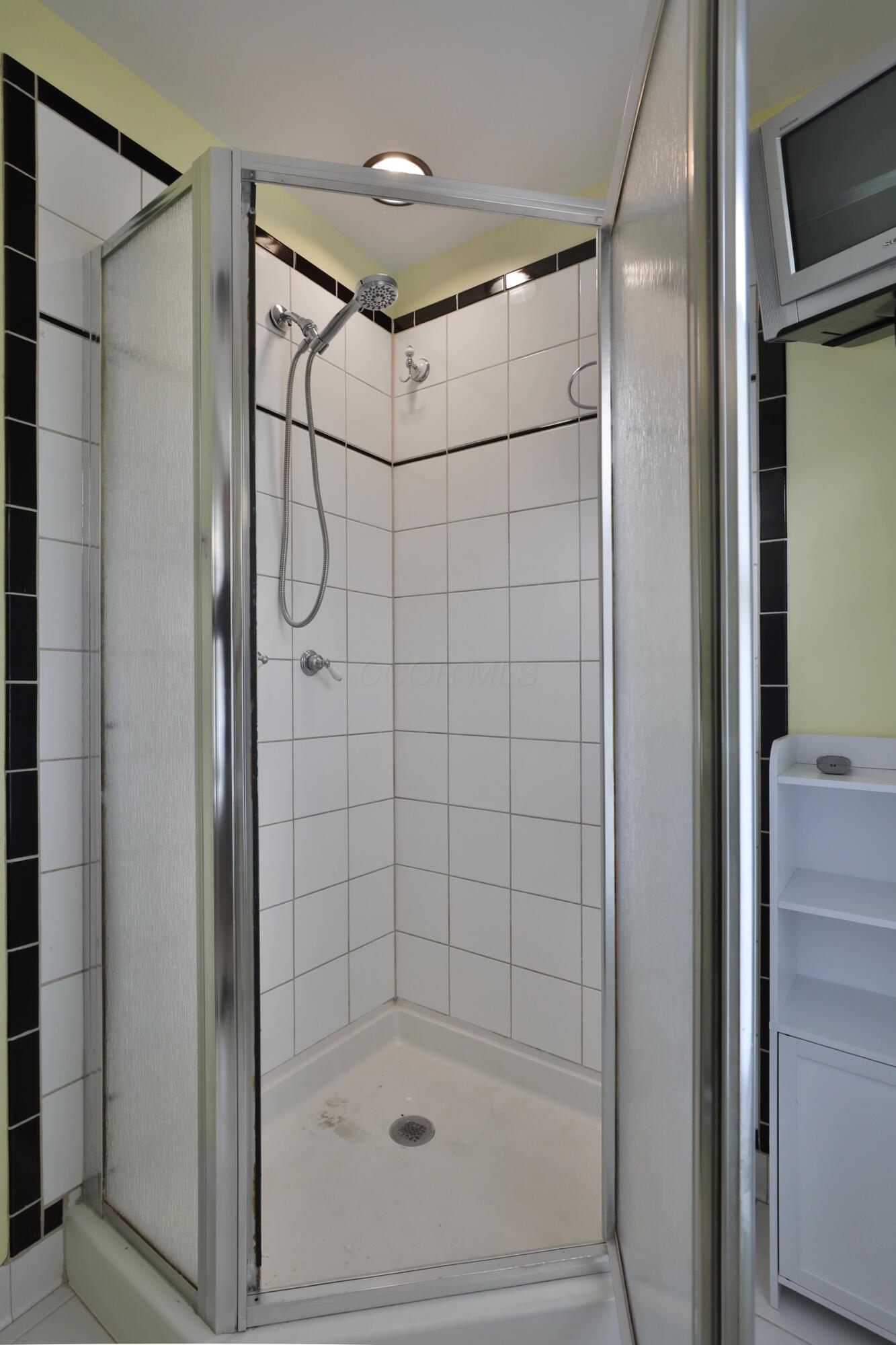 588 Midgard Road Columbus, OH 43202 - Photo 29 of 40 588-MidgardRd-26