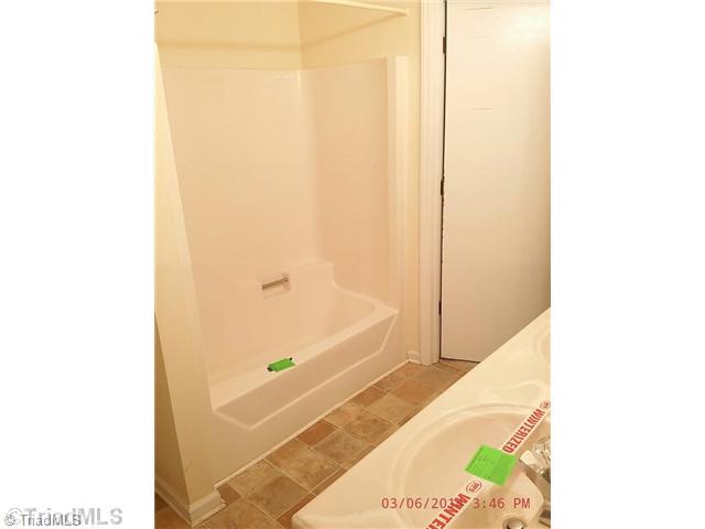 2925 Borg Road Winston-Salem, NC 27127 - Photo 4 of 6 Bath.