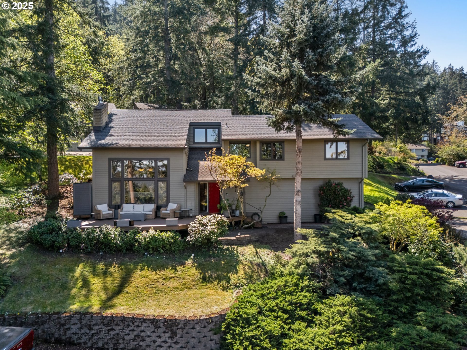 626 Startouch Drive Eugene, OR 97405 - Photo 2 of 44