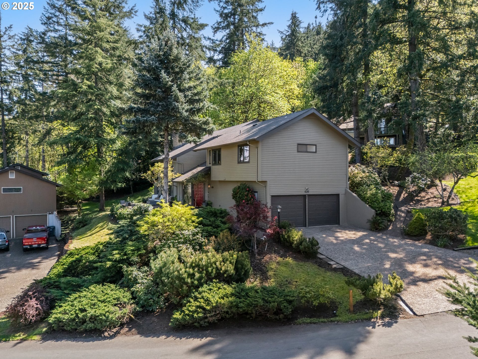 626 Startouch Drive Eugene, OR 97405 - Photo 3 of 44