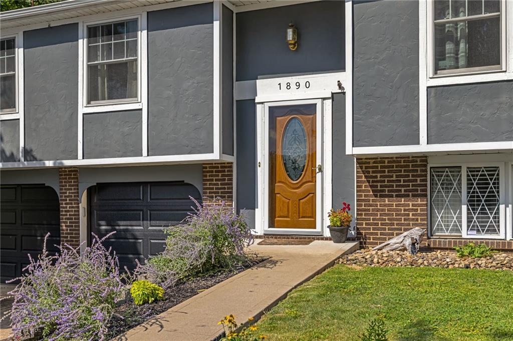 1890 Riggs Road South Park, PA 15129 - Photo 2 of 31 Gallery Image 2