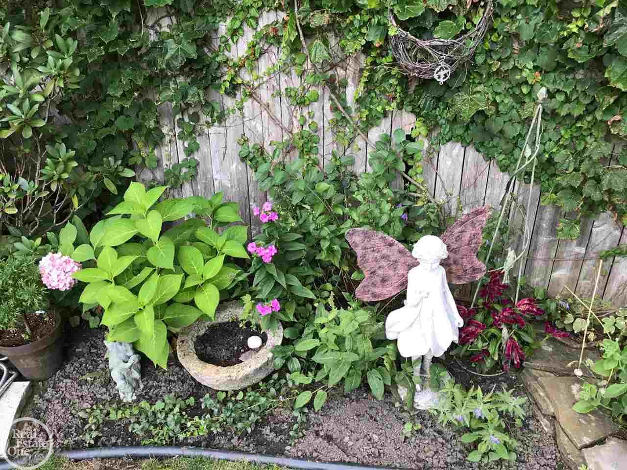 334 Fisher Road Grosse Pointe, MI 48230 - Photo 59 of 65 Summer Gardens