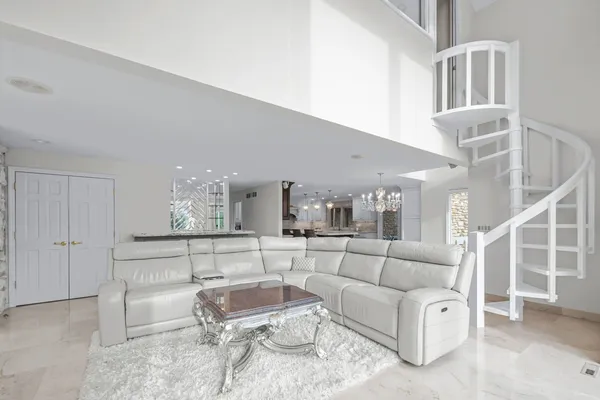 $3,580,000 | 1916 Midwest Club Parkway, Oak Brook, IL 60523