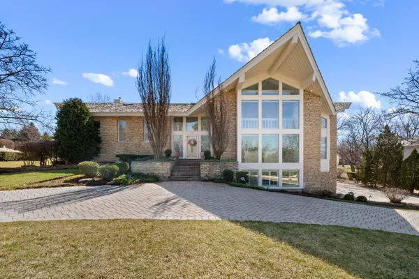 $3,580,000 | 1916 Midwest Club Parkway, Oak Brook, IL 60523
