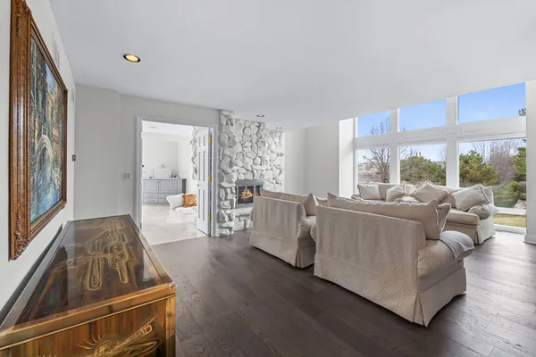 $3,580,000 | 1916 Midwest Club Parkway, Oak Brook, IL 60523