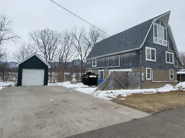 $390,000 | 570 Main Street, Dakota, MN 55925
