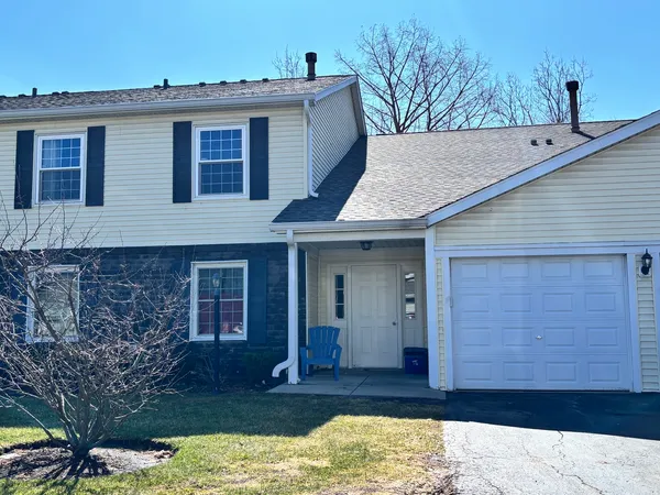$249,900 | 615 Mallard Court, Unit C2, Bartlett, IL 60103