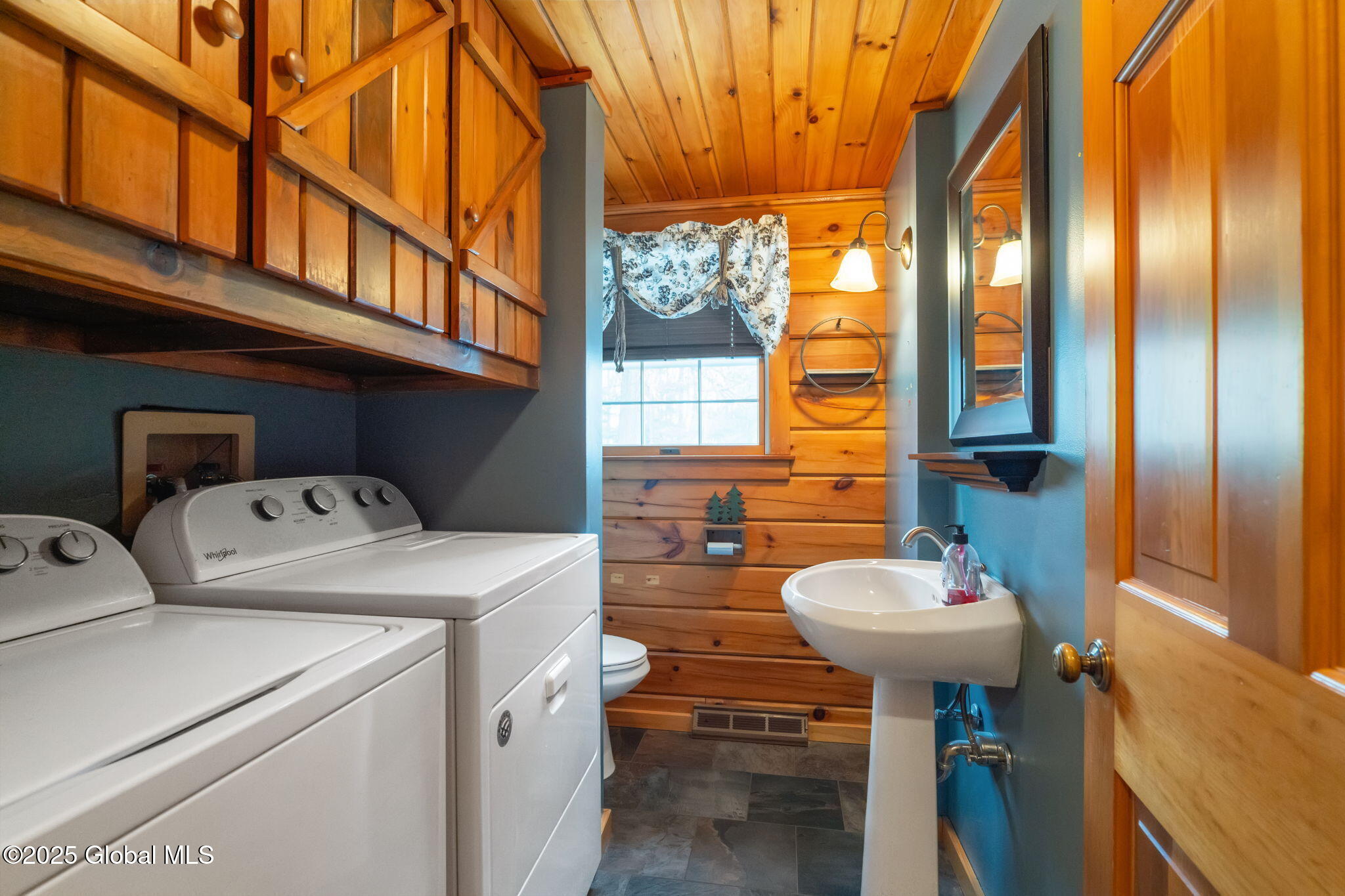 239 Beaver Dam Road Bethlehem, NY 12158 - Photo 13 of 51 10-239BeaverDamRd_10