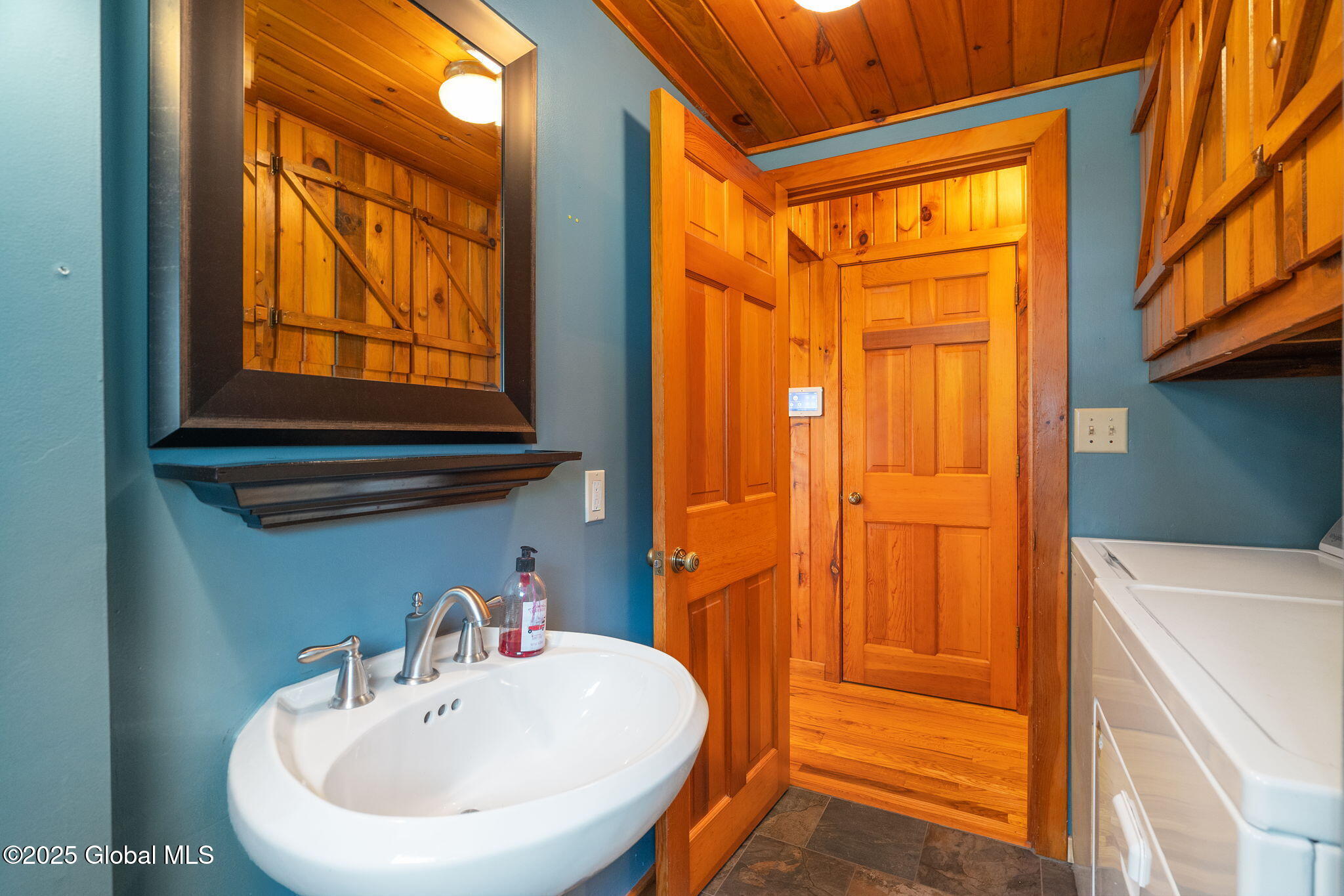 239 Beaver Dam Road Bethlehem, NY 12158 - Photo 14 of 51 11-239BeaverDamRd_11