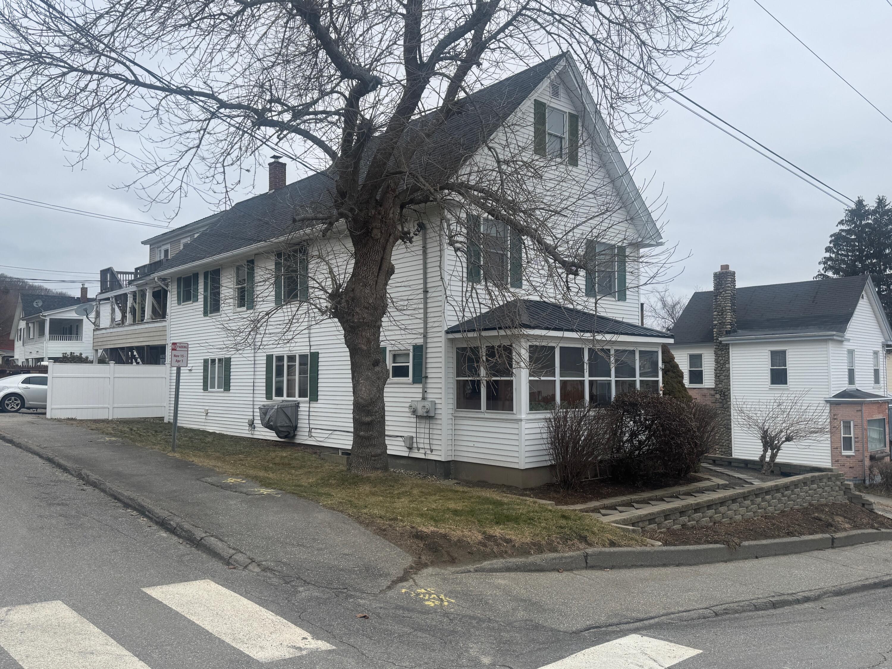 33 Franklin Street Augusta, ME 04330 - Photo 33 of 34 33) Exterior side view
