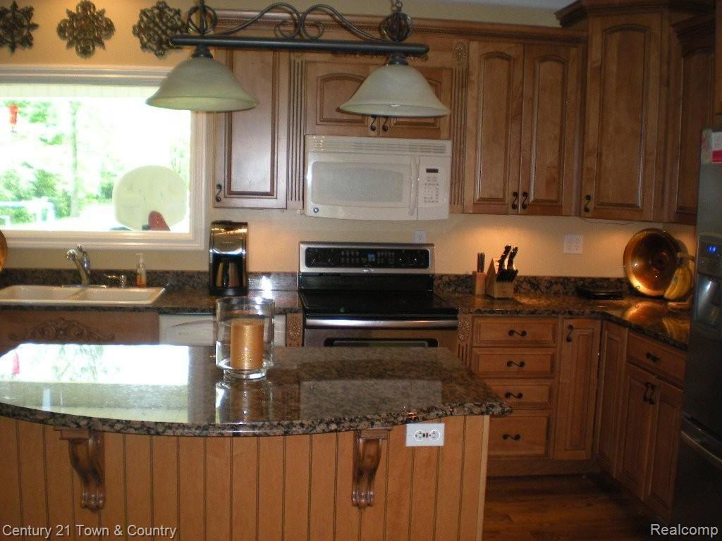 5231 Davis Road St. Clair, MI 48079 - Photo 8 of 16 DSCN2148.JPG