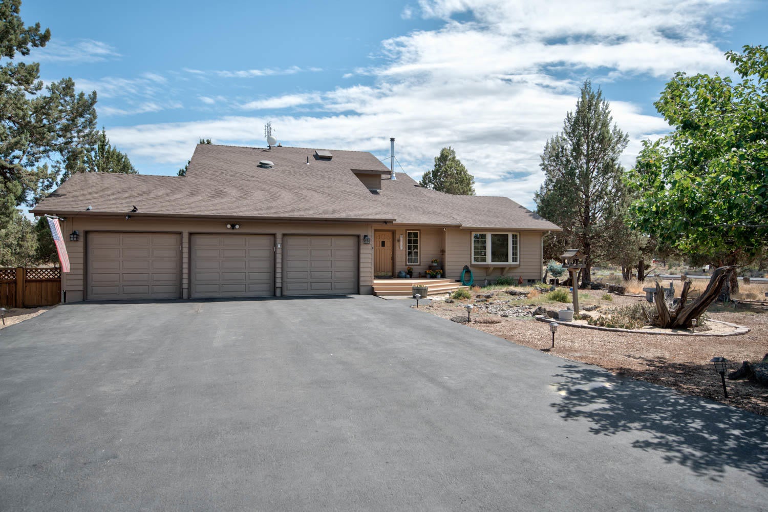 64548 Joe Neil Road Bend, OR 97701 - Photo 45 of 50 3 Car Garge